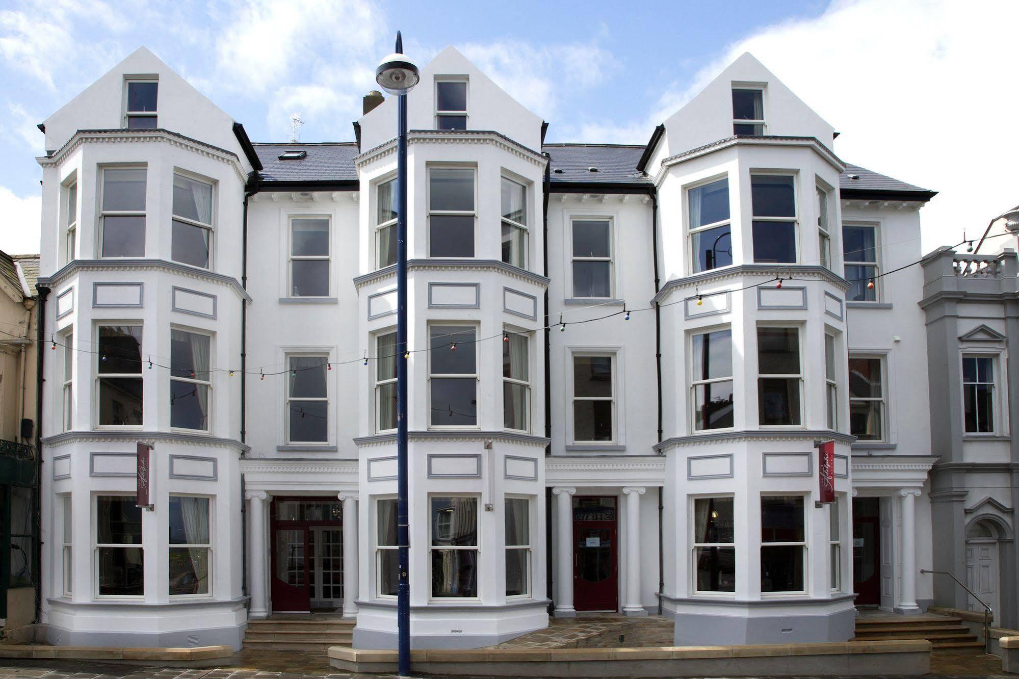Portrush Adelphi Exterior foto The former hotel