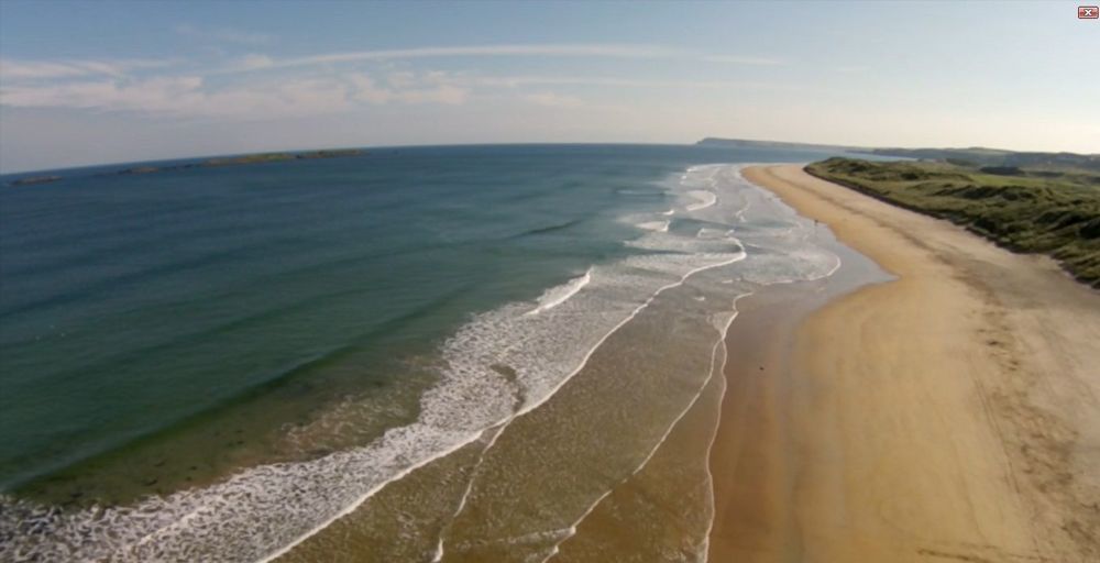 Portrush Adelphi Exterior foto Aerial view of the beach